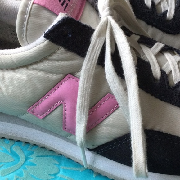 New balance 720 blue grey and pink in 8.5 - Picture 2 of 11